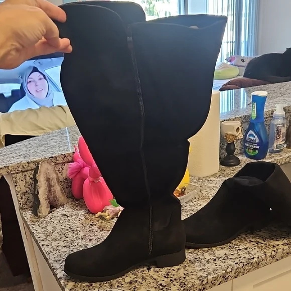 Torrid Black Over-the-Knee Boots Sleek Suede Style - Picture 4 of 9